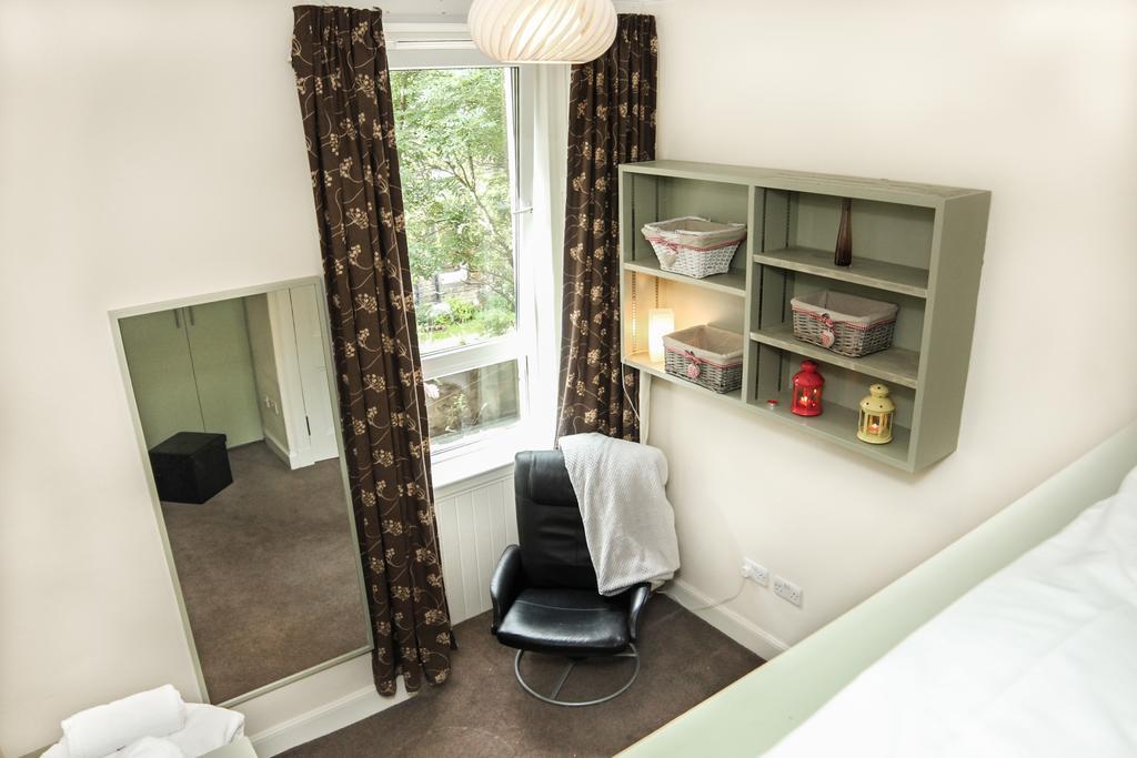 Chic & Bright Flat Near Holyrood Park Daire Edinburgh Oda fotoğraf