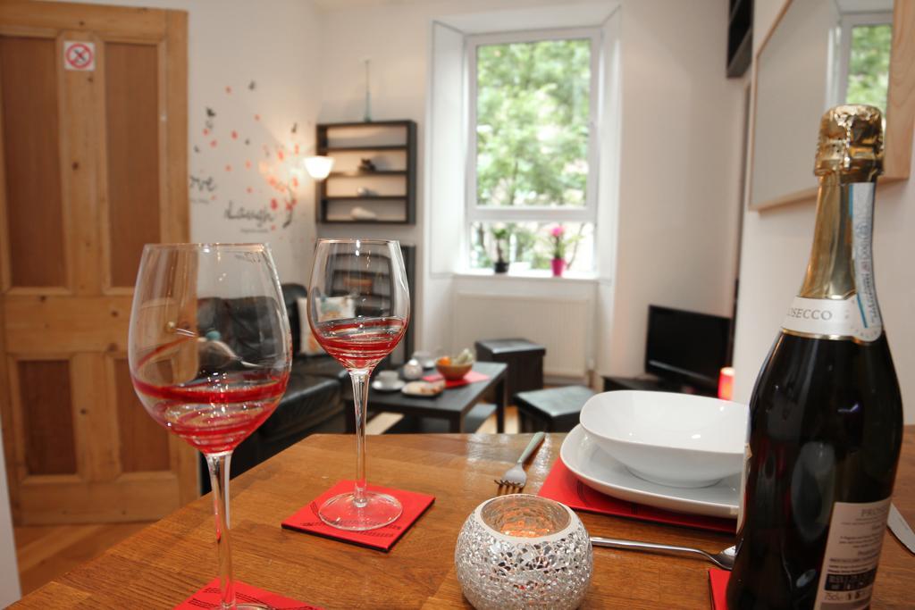 Chic & Bright Flat Near Holyrood Park Daire Edinburgh Oda fotoğraf
