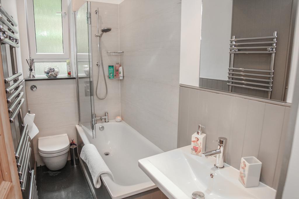 Chic & Bright Flat Near Holyrood Park Daire Edinburgh Oda fotoğraf